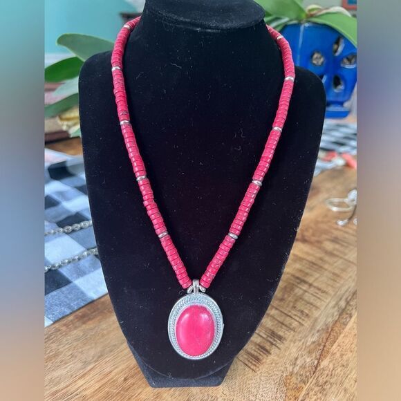 Red chaps necklace - Picture 1 of 3
